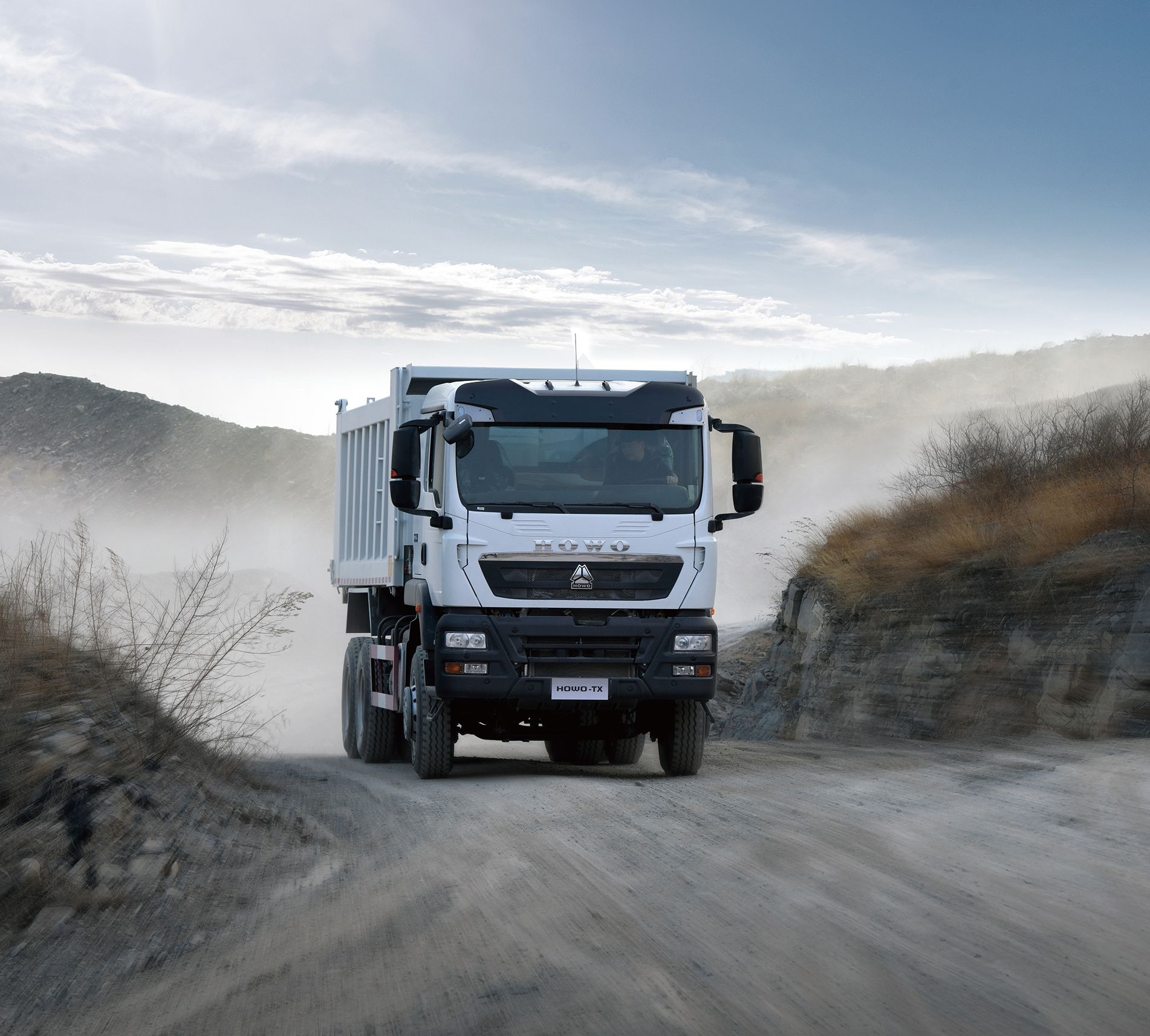 HOWO-TX 6x4 tipper (9)