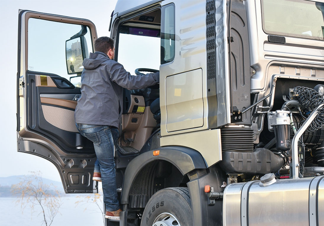 HOWO-TX 6x4 tractor