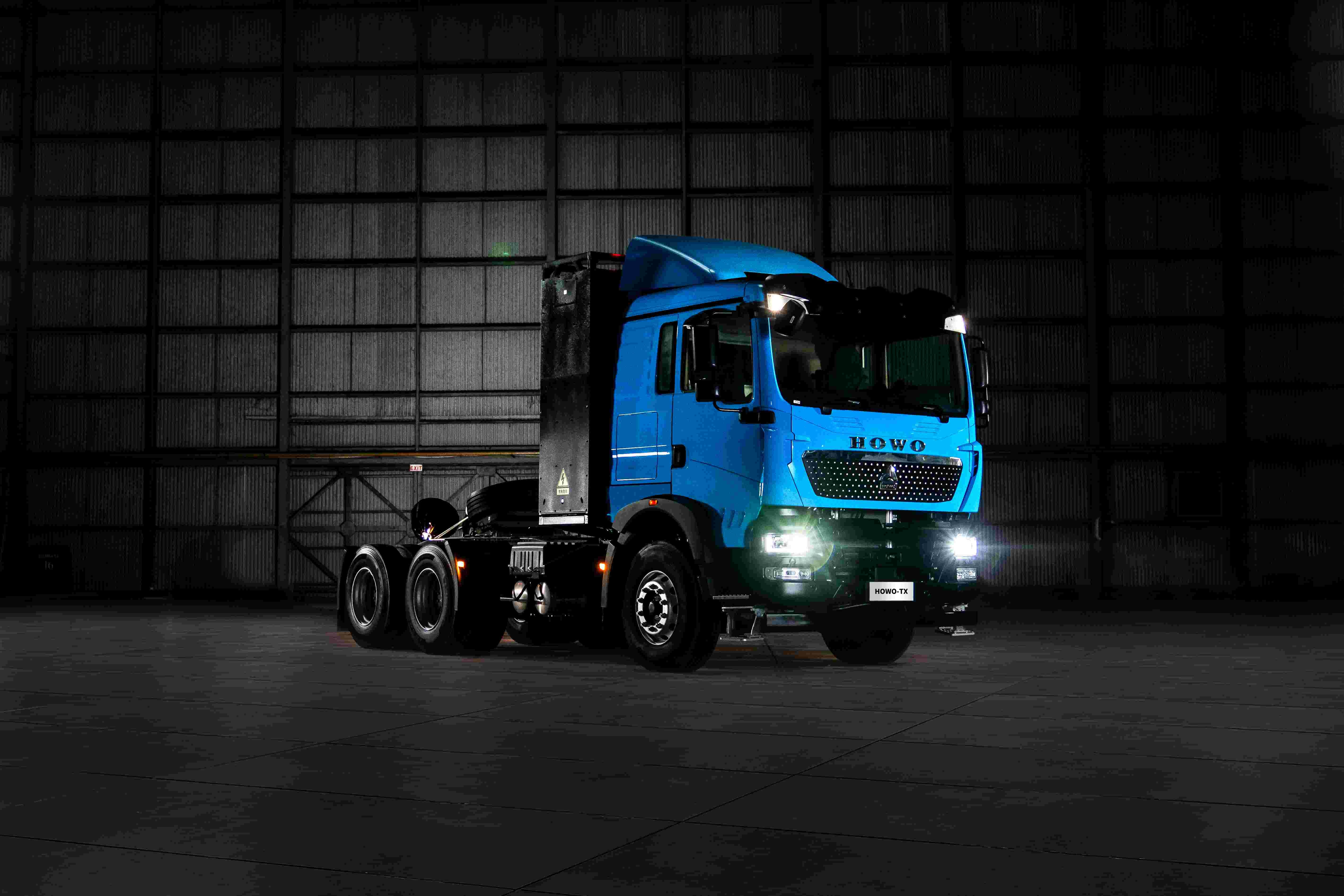 HOWO-TX EV 6x4 tractor (4)