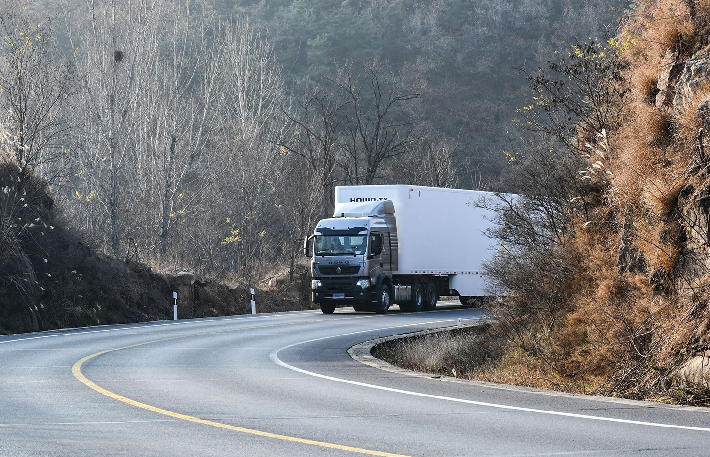 HOWO-TX 6x4 tractor