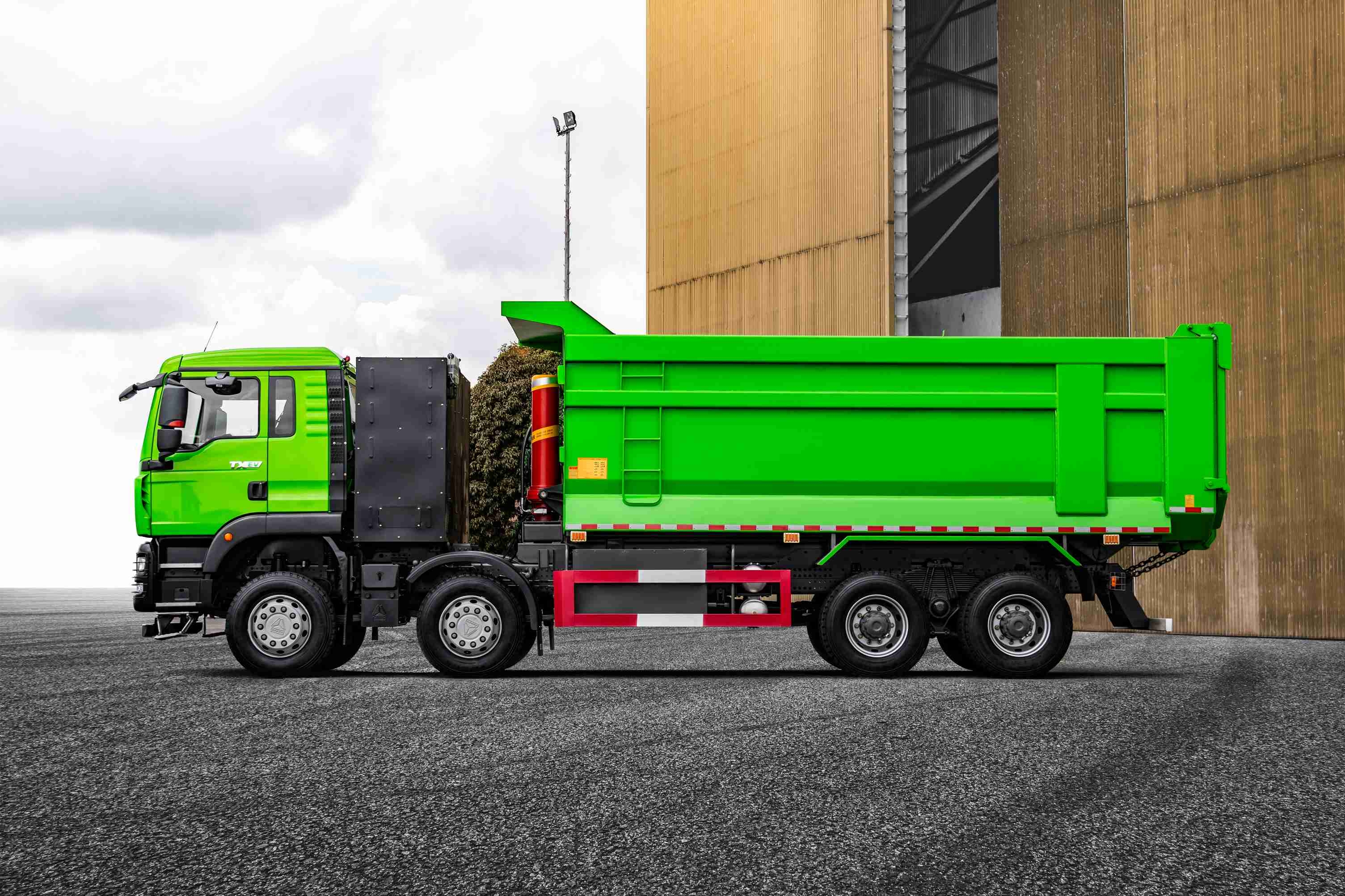 HOWO-TX EV 8x4 Tipper (4)