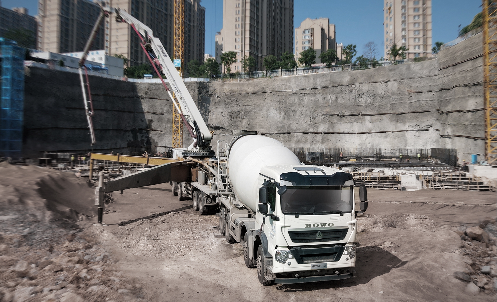 Expert en véhicules de chantier HOWO