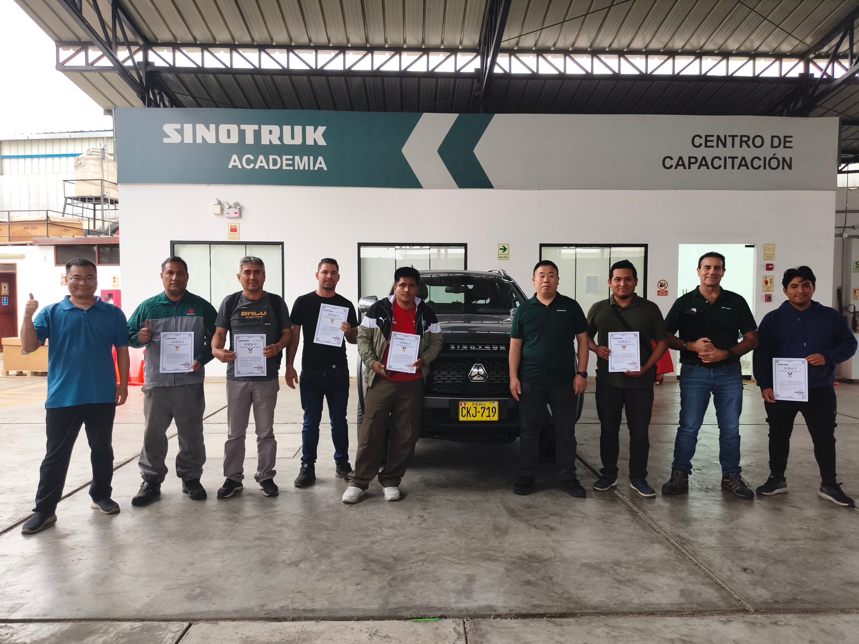 Centre SINOTRUK Pérou : formation pick-up et visites clients
